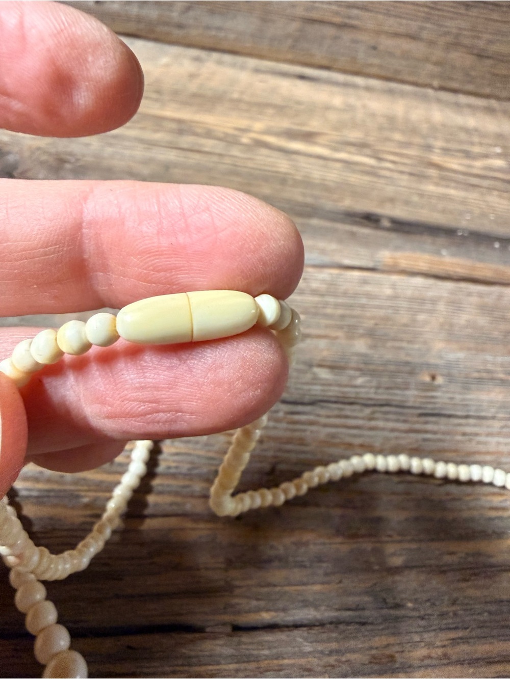 Vintage 1950s Ivory Beaded Necklace - Women Jewelry - Picture 3 of 4